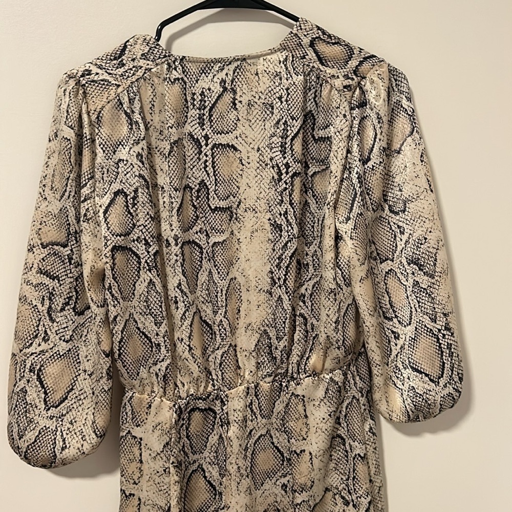 Zara Snake Print Button Up V Neck Lightweight Dress Size Small - Picture 4 of 5